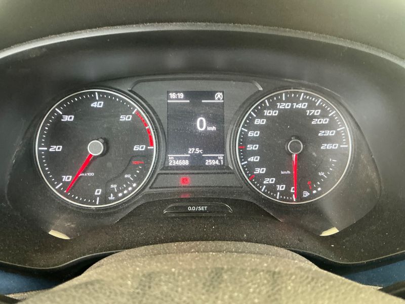 Seat Leon 1.6 TDI Connect 2016 – снимка 18
