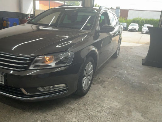 Volkswagen Passat 2.0 TDI Comfortline BlueMotion Tech 2013 – снимка 2