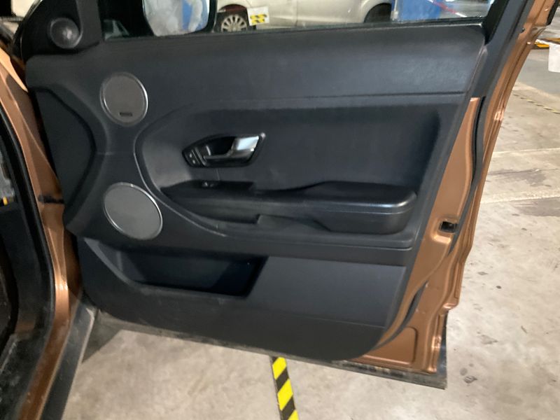 Land Rover Evoque 2.2 Td4 Pure Tech 2014 – снимка 23