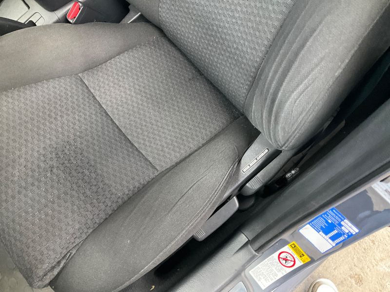 Toyota Avensis 2.0 Executive Liftback 2004 – снимка 26