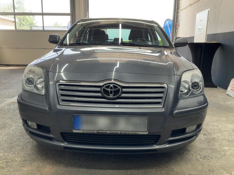 Toyota Avensis 2.0 Executive Liftback 2004 – снимка 14