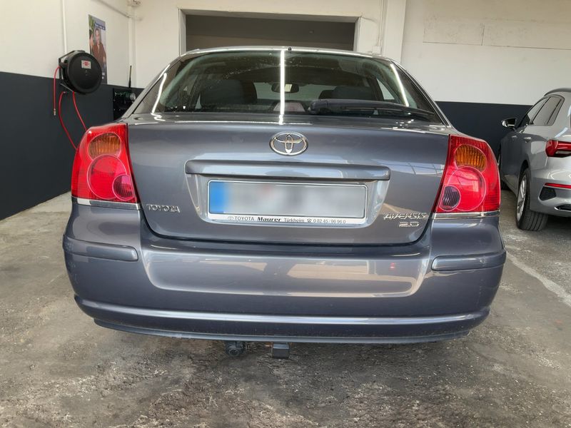 Toyota Avensis 2.0 Executive Liftback 2004 – снимка 7