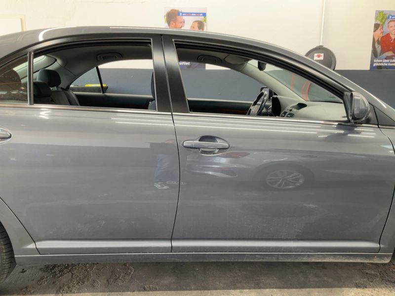 Toyota Avensis 2.0 Executive Liftback 2004 – снимка 10