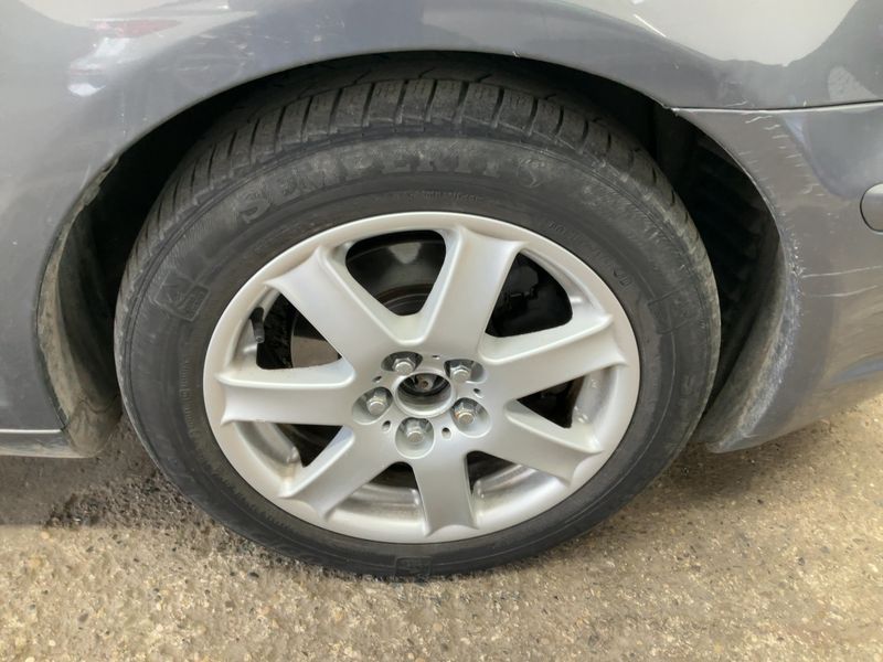 Toyota Avensis 2.0 Executive Liftback 2004 – снимка 11