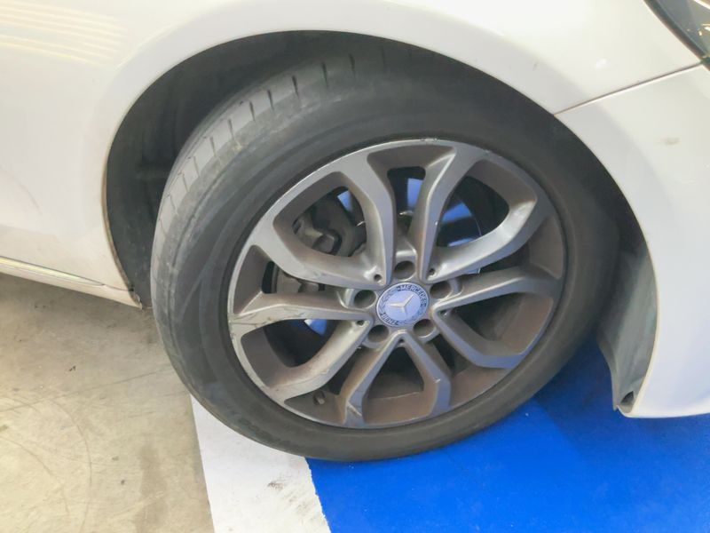Mercedes-Benz C-Klasse C 220 d BlueTEC Avantgarde 2015 – снимка 11