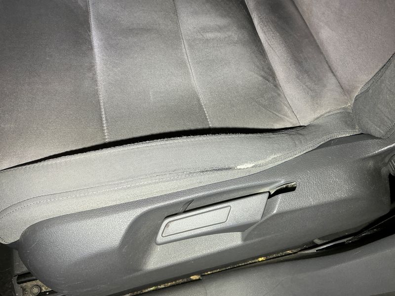 Volkswagen Touran 2.0 TDI Highline 2011 – снимка 25