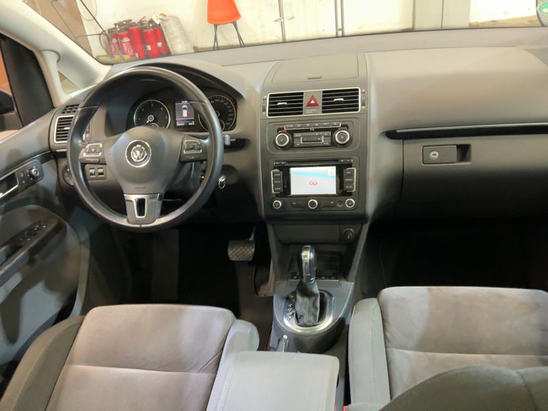 Volkswagen Touran 2.0 TDI Highline 2011 – снимка 18