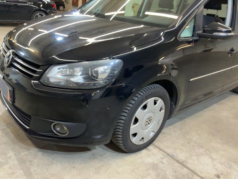 Volkswagen Touran 2.0 TDI Highline 2011 – снимка 2