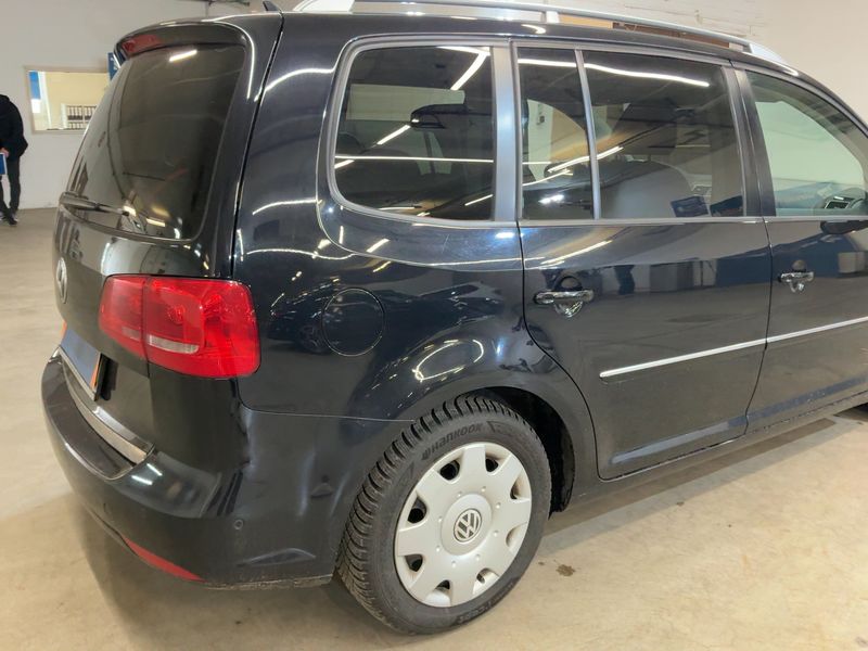 Volkswagen Touran 2.0 TDI Highline 2011 – снимка 8