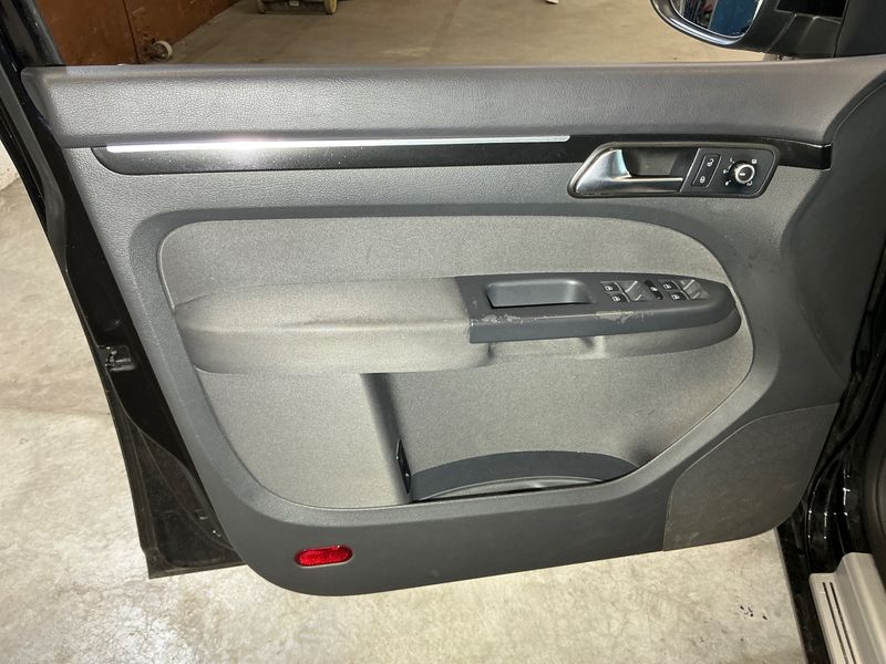 Volkswagen Touran 2.0 TDI Highline 2011 – снимка 28