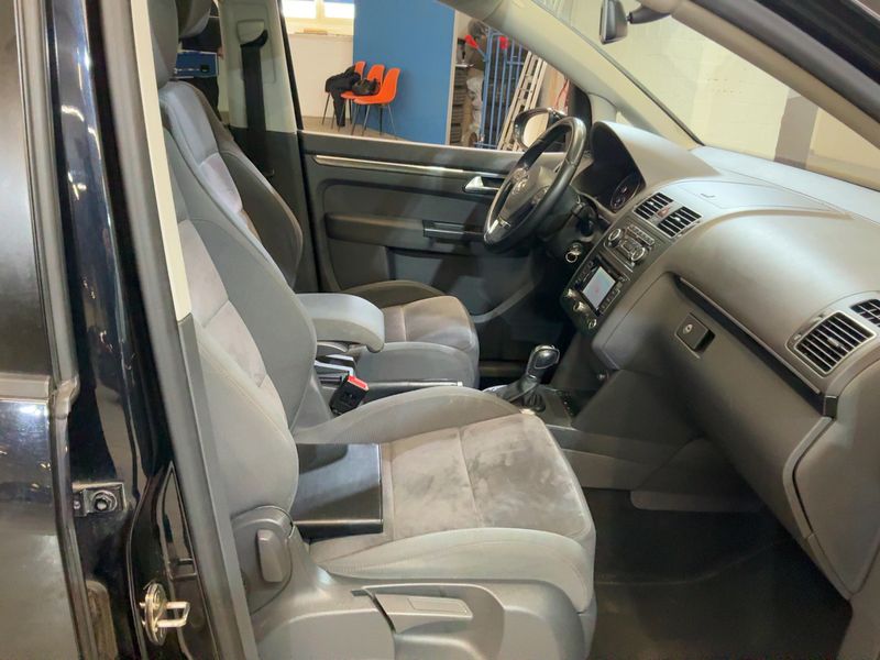 Volkswagen Touran 2.0 TDI Highline 2011 – снимка 11