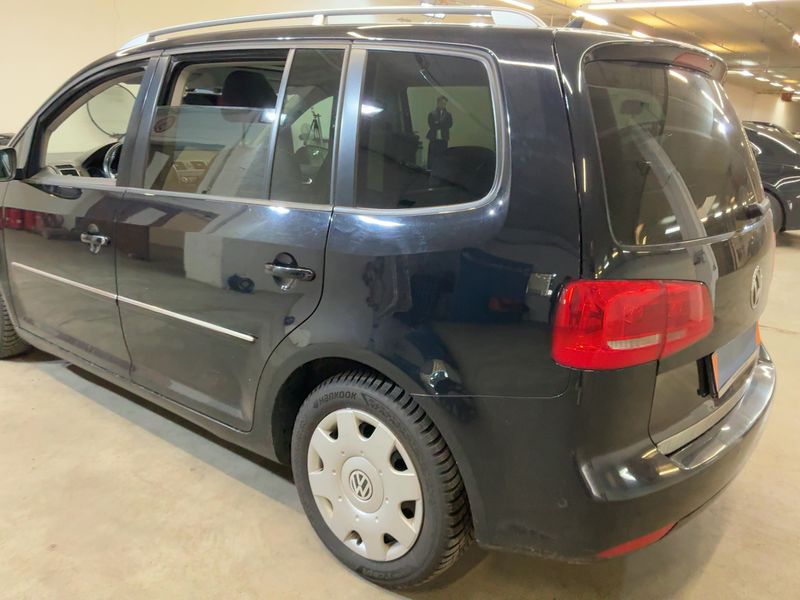 Volkswagen Touran 2.0 TDI Highline 2011 – снимка 6