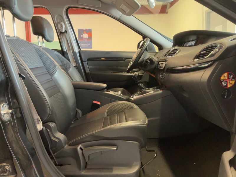 Renault Grand Scenic 1.6 dCi Energy Bose 2015 – снимка 16