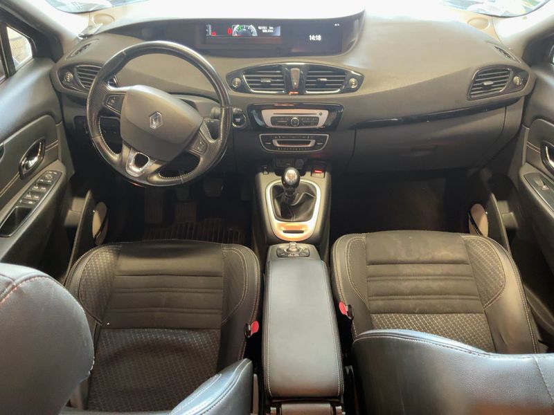 Renault Grand Scenic 1.6 dCi Energy Bose 2015 – снимка 17
