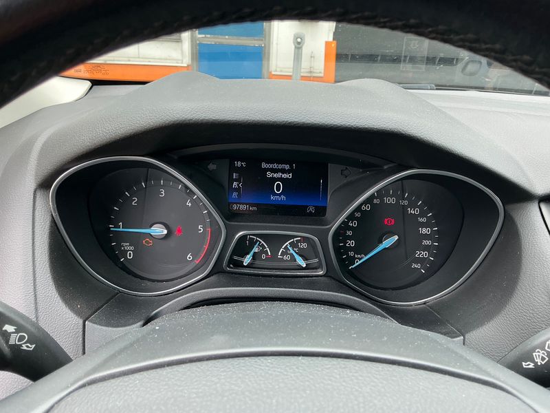 Ford Focus 1.5 TDCi 2015 – снимка 13