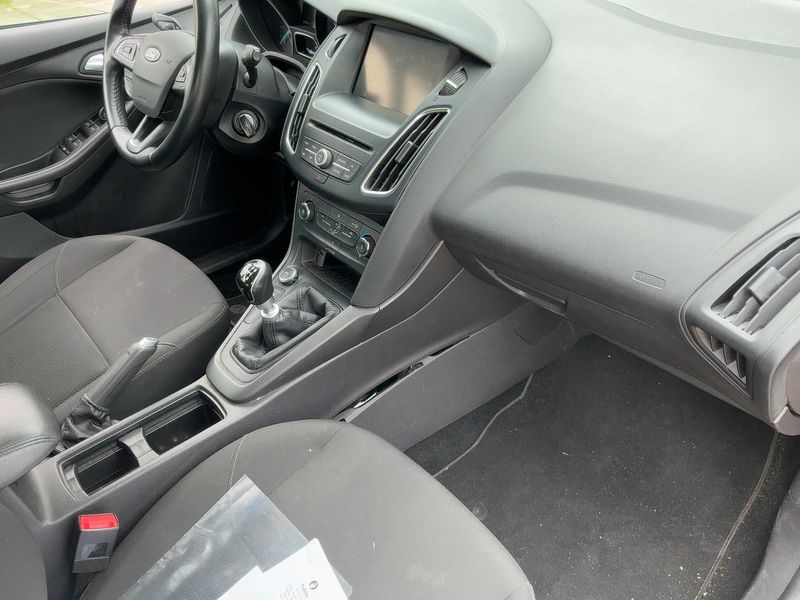 Ford Focus 1.5 TDCi 2015 – снимка 12