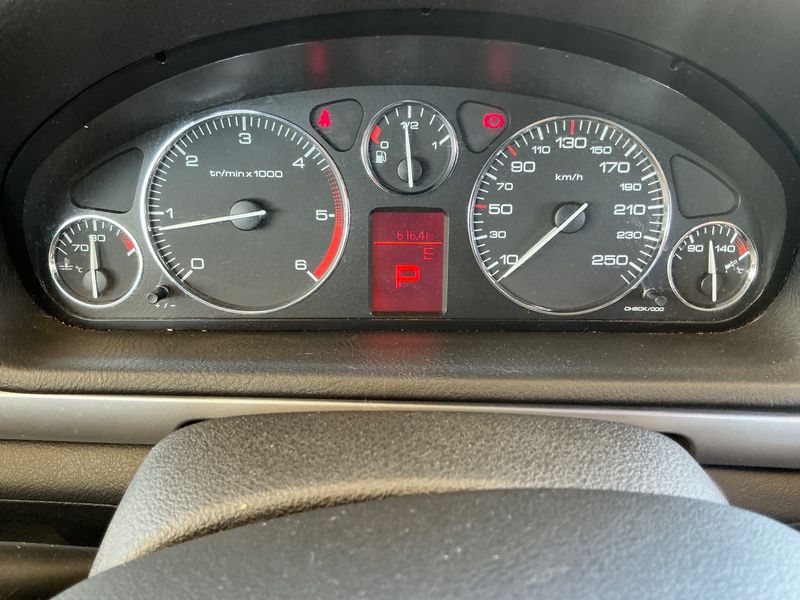 Peugeot 407 2.0 HDi ST Confort 2004 – снимка 4