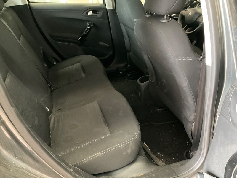 Peugeot 208 1.2 VTi Access 2015 – снимка на щета