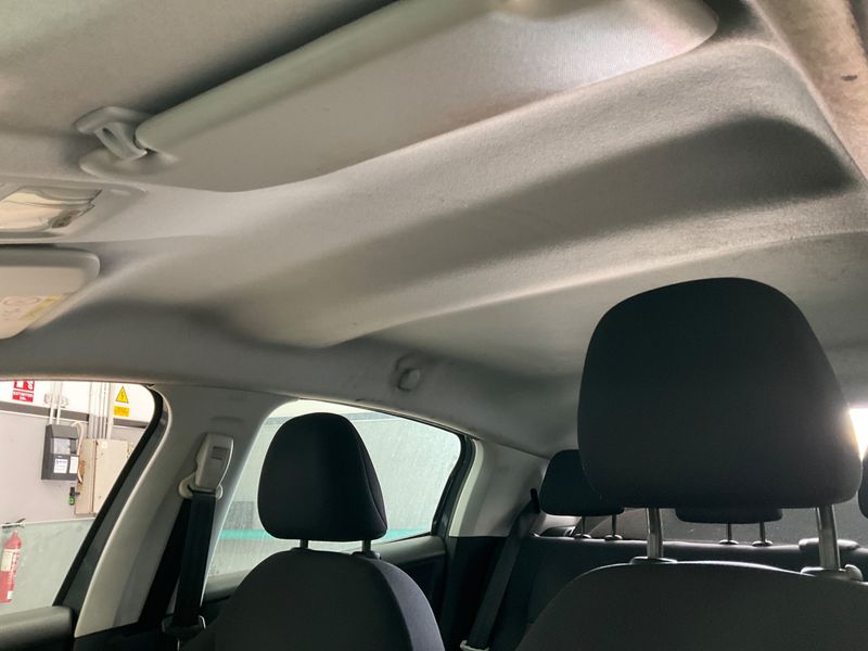 Peugeot 208 1.2 VTi Access 2015 – снимка на щета