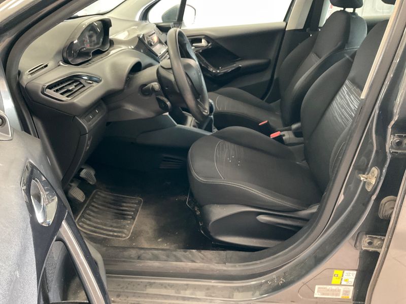 Peugeot 208 1.2 VTi Access 2015 – снимка 3