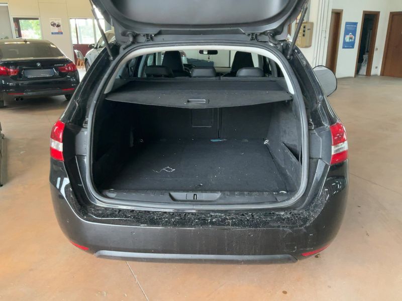 Peugeot 308 2.0 Blue-HDi Allure 2016 – снимка 15
