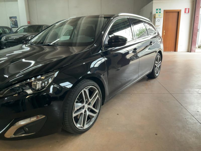 Peugeot 308 2.0 Blue-HDi Allure 2016 – снимка 2