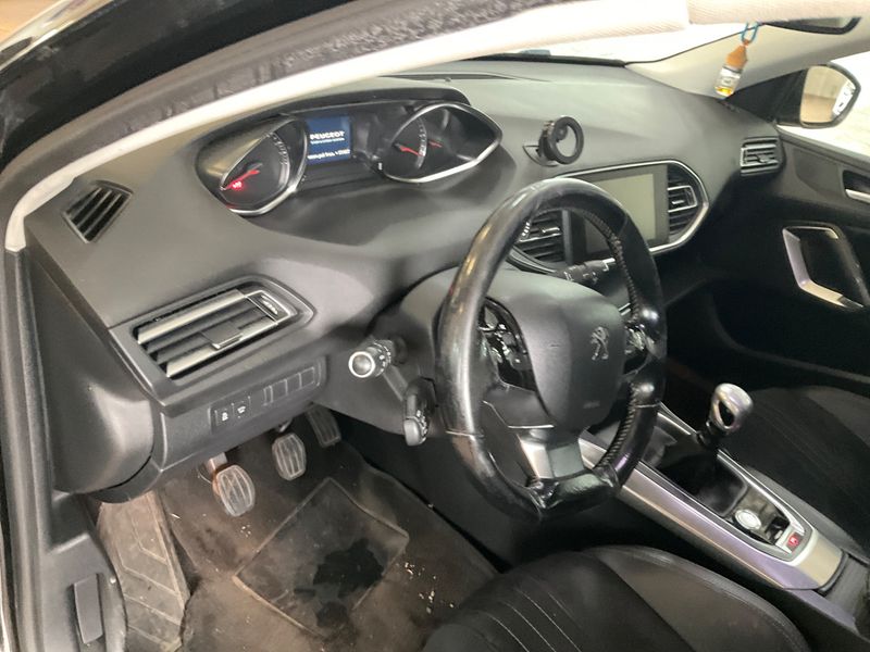 Peugeot 308 2.0 Blue-HDi Allure 2016 – снимка 24