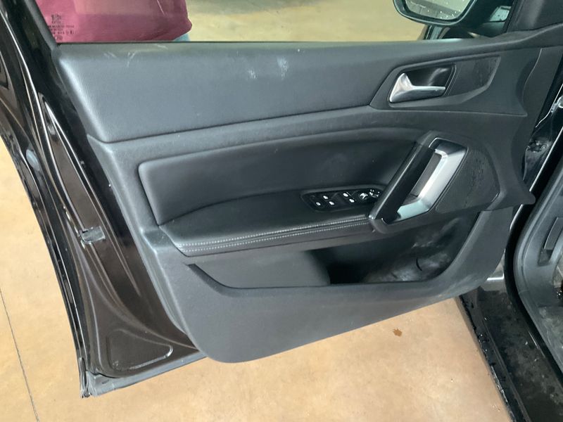 Peugeot 308 2.0 Blue-HDi Allure 2016 – снимка 26
