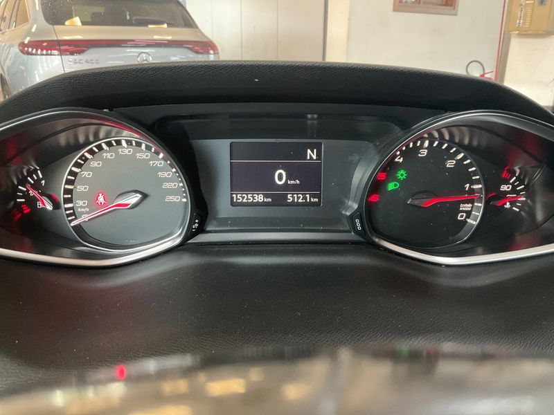 Peugeot 308 2.0 Blue-HDi Allure 2016 – снимка 18