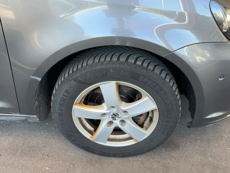 Volkswagen Touran 1.6 TDI 4Friends BlueMotion Tech 2013 – снимка 11