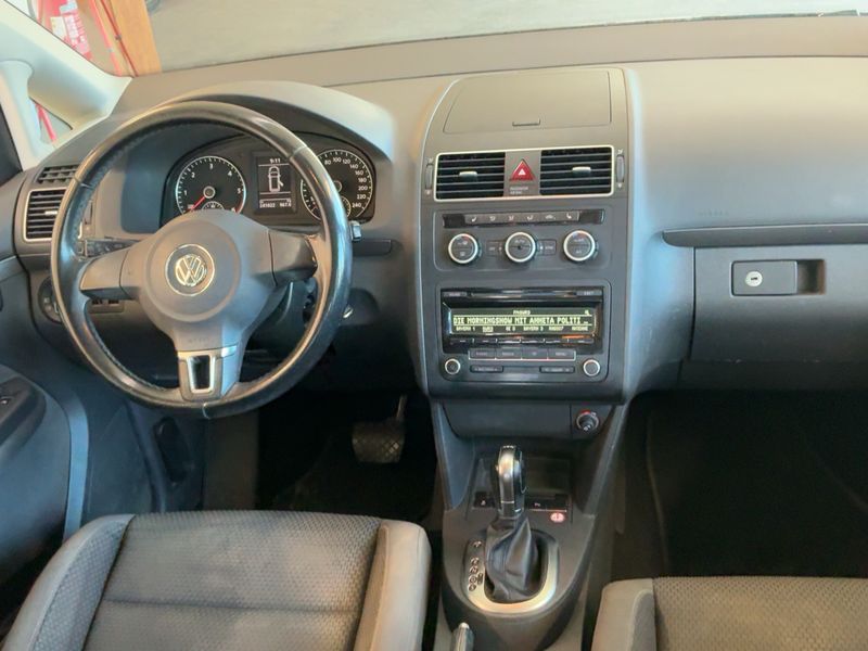 Volkswagen Touran 1.6 TDI 4Friends BlueMotion Tech 2013 – снимка 18