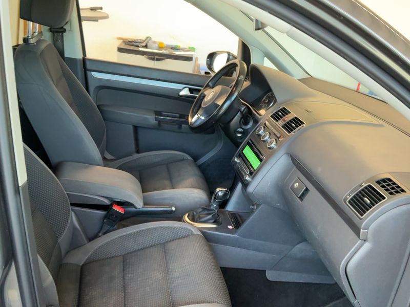 Volkswagen Touran 1.6 TDI 4Friends BlueMotion Tech 2013 – снимка 17