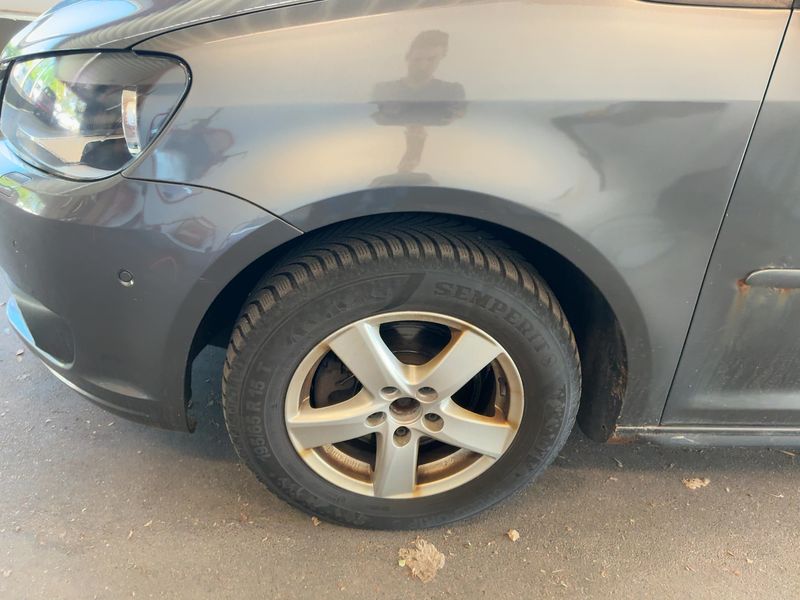Volkswagen Touran 1.6 TDI 4Friends BlueMotion Tech 2013 – снимка 3