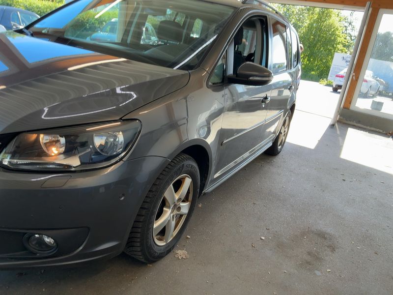 Volkswagen Touran 1.6 TDI 4Friends BlueMotion Tech 2013 – снимка 2