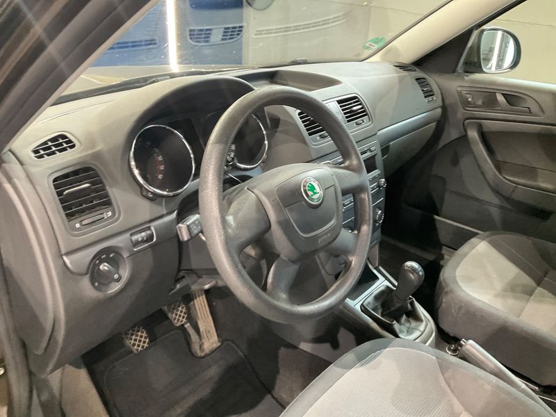 Skoda Yeti 2.0 TDI Active Plus Edition 2012 – снимка 37