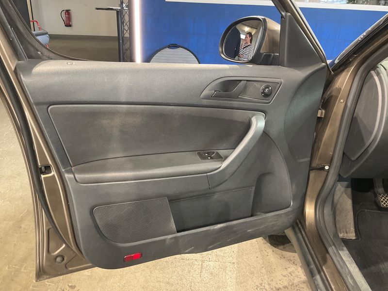 Skoda Yeti 2.0 TDI Active Plus Edition 2012 – снимка 27