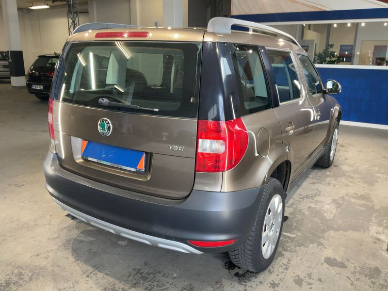 Skoda Yeti 2.0 TDI Active Plus Edition 2012 – снимка 8