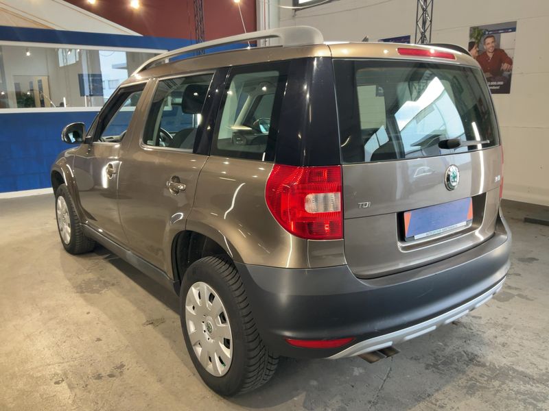 Skoda Yeti 2.0 TDI Active Plus Edition 2012 – снимка 6