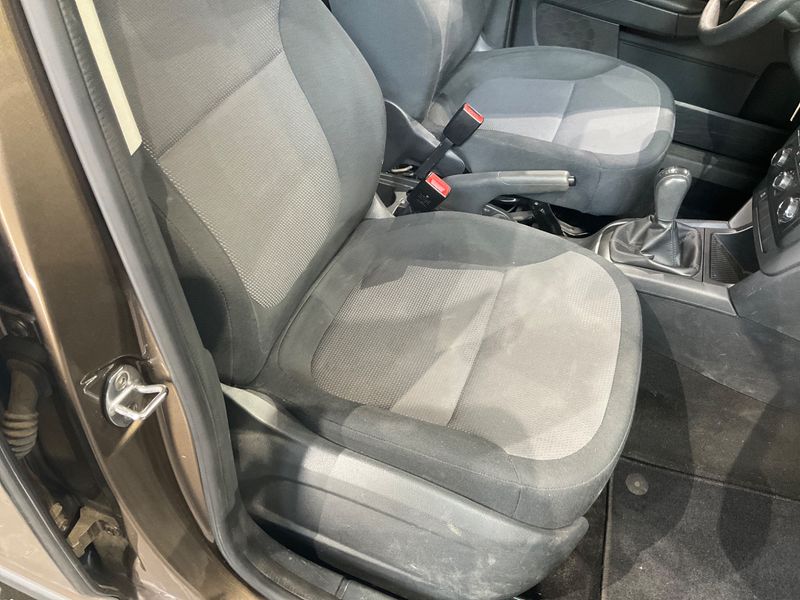 Skoda Yeti 2.0 TDI Active Plus Edition 2012 – снимка 30