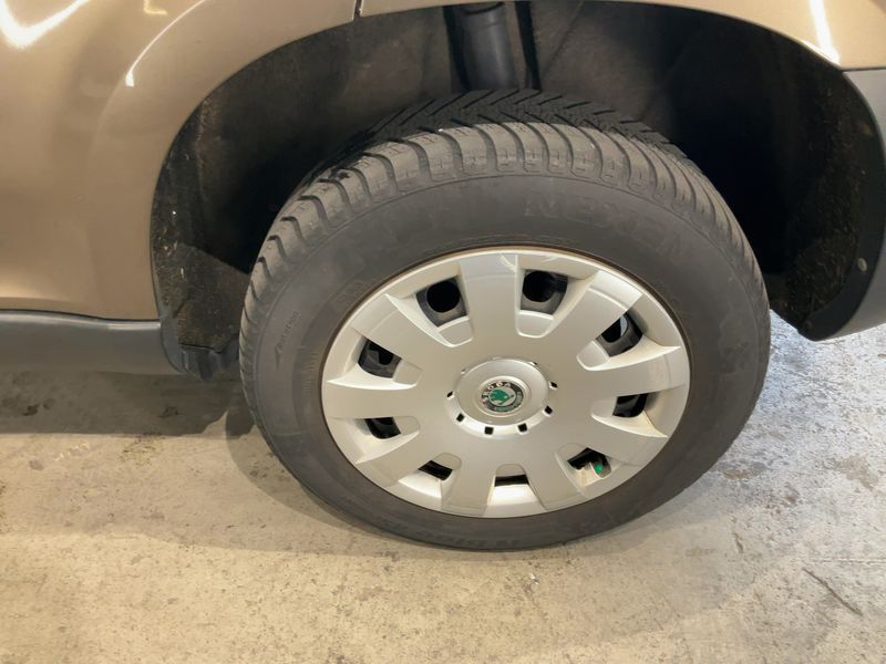 Skoda Yeti 2.0 TDI Active Plus Edition 2012 – снимка 5