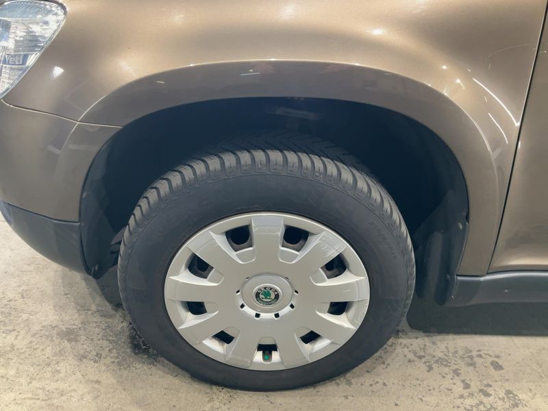 Skoda Yeti 2.0 TDI Active Plus Edition 2012 – снимка 3