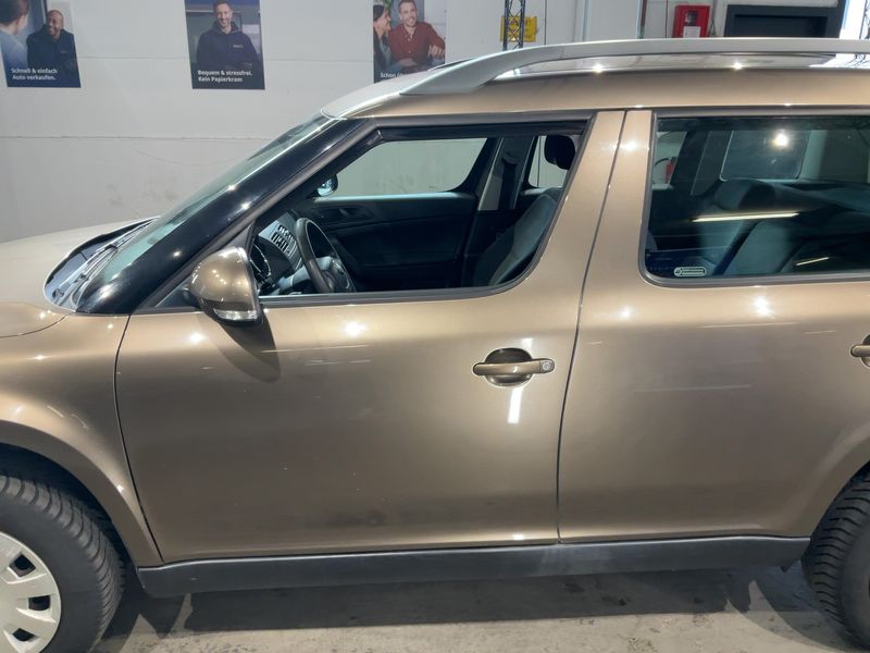Skoda Yeti 2.0 TDI Active Plus Edition 2012 – снимка 4