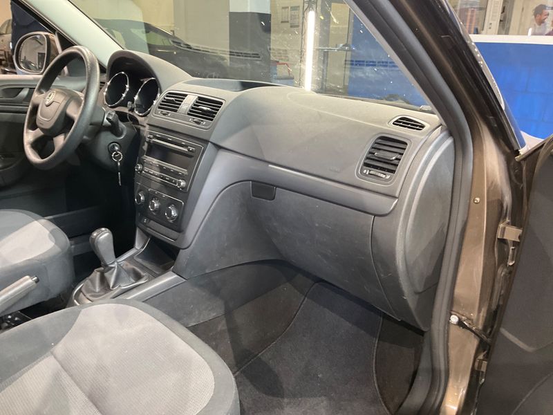 Skoda Yeti 2.0 TDI Active Plus Edition 2012 – снимка 29
