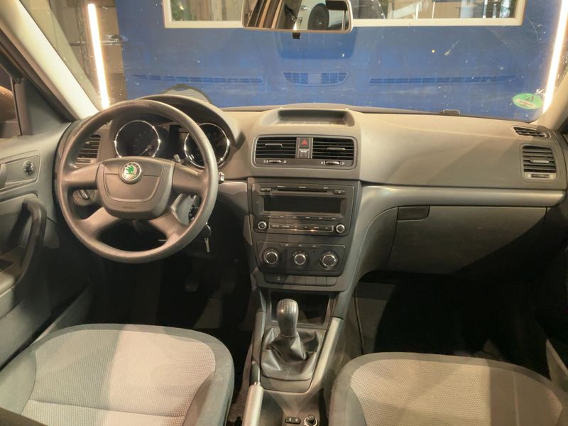 Skoda Yeti 2.0 TDI Active Plus Edition 2012 – снимка 17
