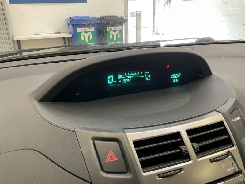 Toyota Yaris 1.0 VVT-i Active 2009 – снимка 4