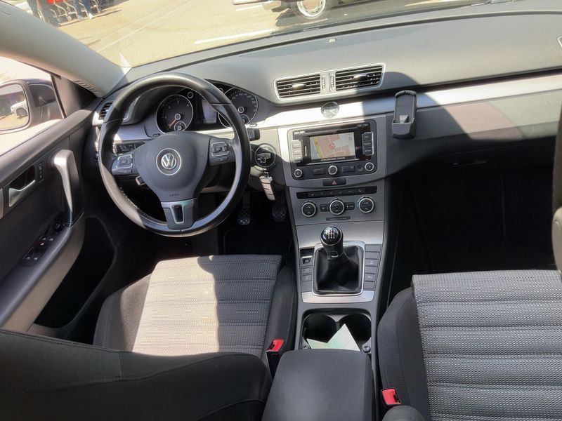 Volkswagen Passat 2.0 TDI Comfortline BlueMotion Tech 2013 – снимка 18
