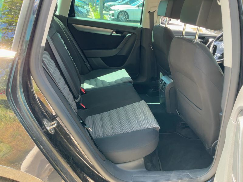 Volkswagen Passat 2.0 TDI Comfortline BlueMotion Tech 2013 – снимка 20