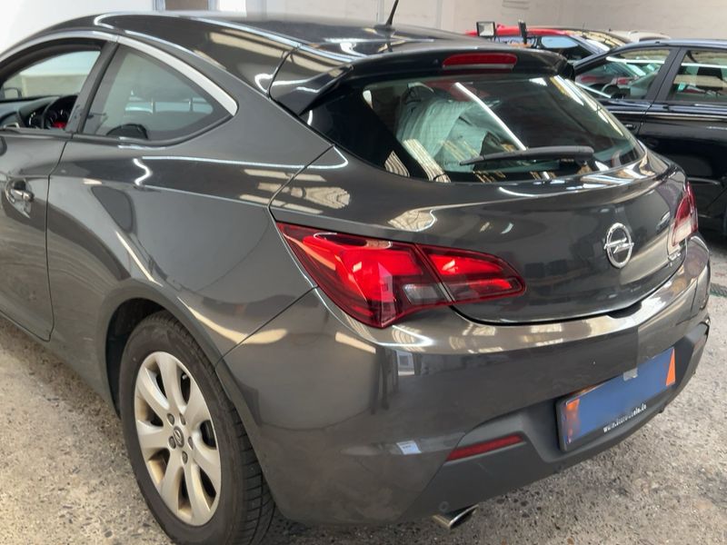 Opel Astra GTC 2.0 CDTI Basis 2014 – снимка 6