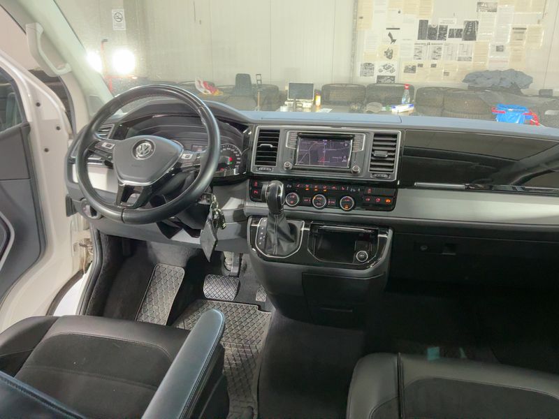 Volkswagen T6 Multivan 2.0 TDI Edition 4Motion 2019 – снимка 17