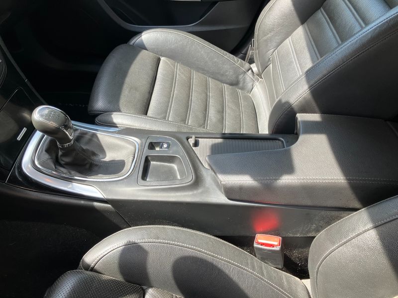 Opel Insignia Sports Tourer 2.0 CDTI Sport 2015 – снимка 30